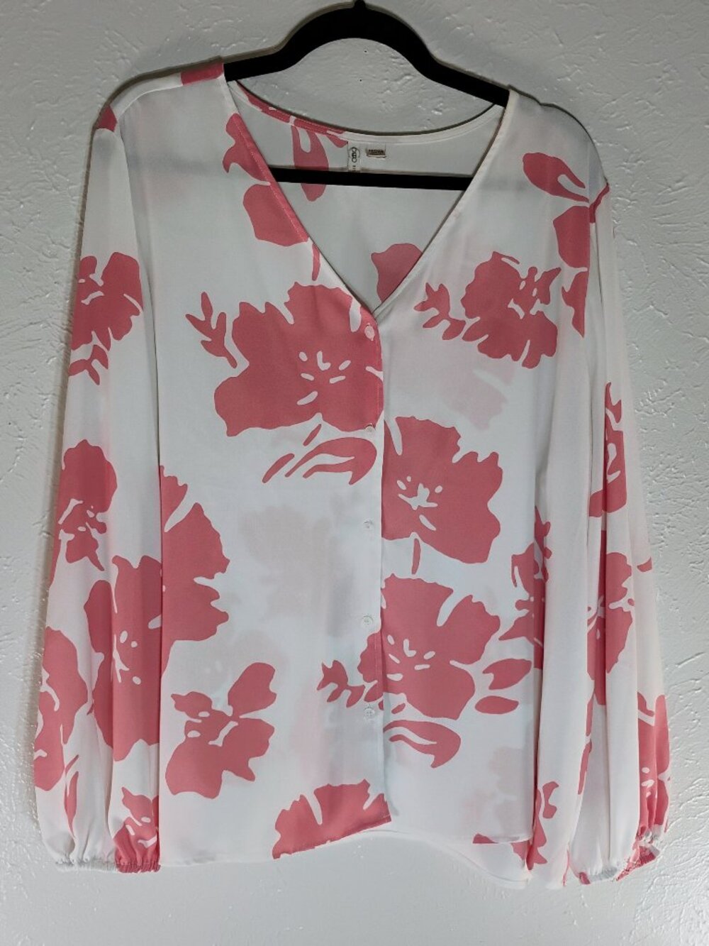 Cato Beautiful White and Pink Floral Blouse V-Neck Long Sleeve Lightweight 18/20